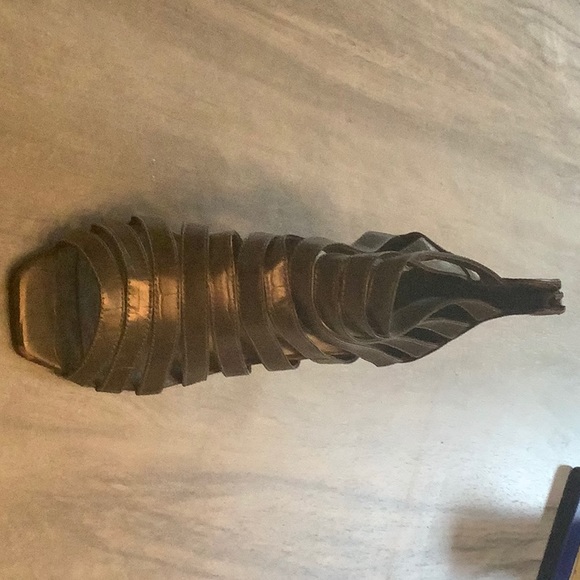 Pewter color Strapped sandals - Picture 4 of 15